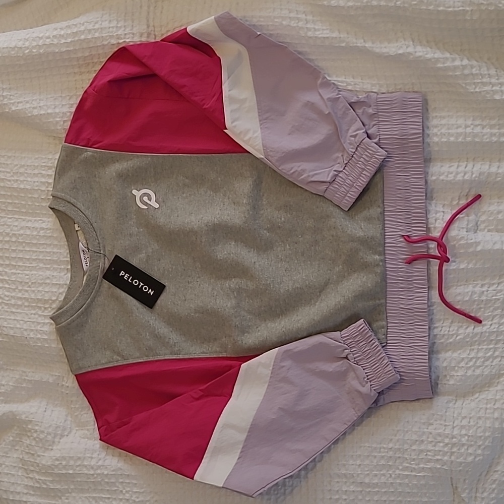 NWT MIX MEDIA PELOTON PULLOVER